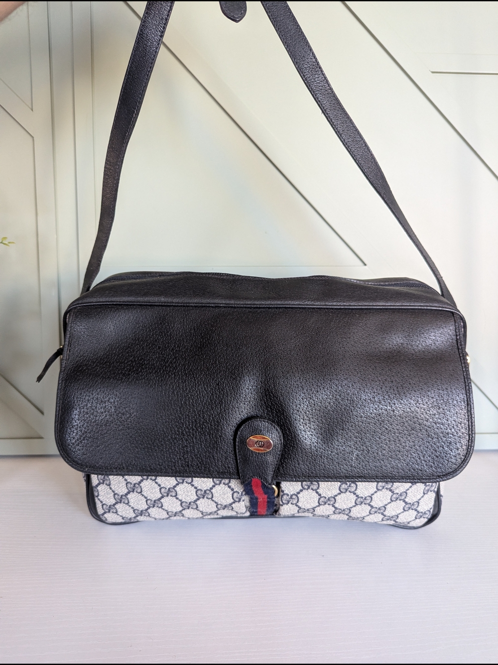 Gucci Black Leather & Beige GG Canvas Messenger Bag with Red-Blue Web - Picture 2 of 14